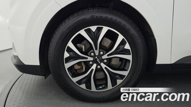 Kia Canival 2023 — photo 5