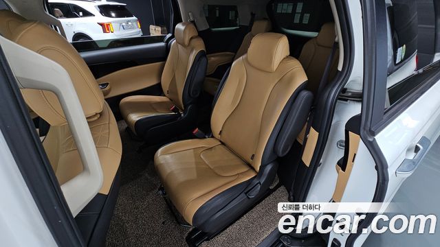 Kia Canival 2023 — photo 12