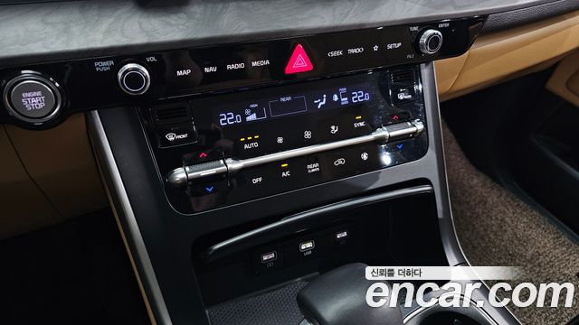 Kia Canival 2023 — photo 19