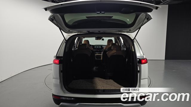 Kia Canival 2023 — photo 20