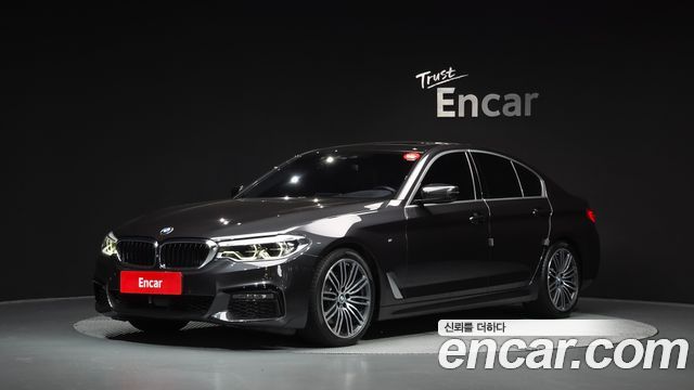 BMW 5-Series 2019 — photo 1