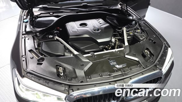 BMW 5-Series 2019 — photo 6