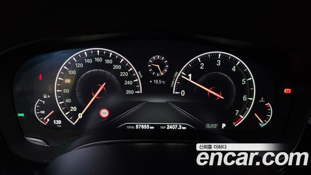 BMW 5-Series 2019 — photo 11