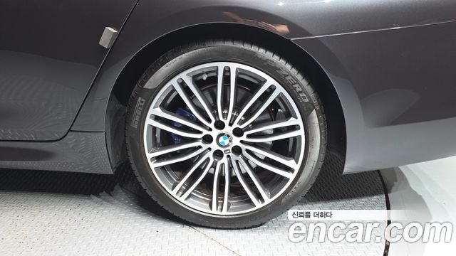 BMW 5-Series 2019 — photo 7