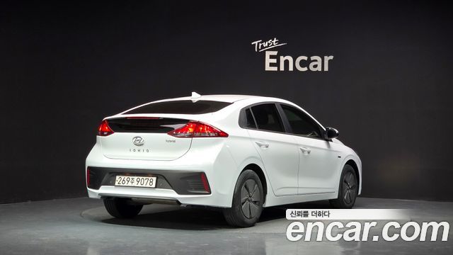 Hyundai Ioniq 2020 — photo 2