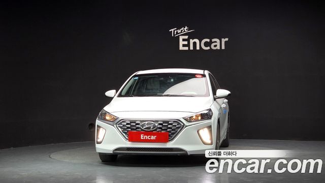 Hyundai Ioniq 2020 — photo 3