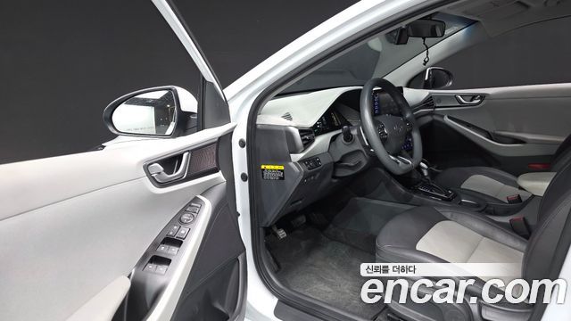 Hyundai Ioniq 2020 — photo 13