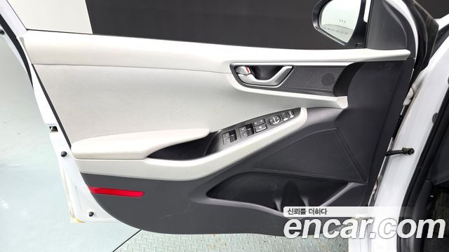 Hyundai Ioniq 2020 — photo 14