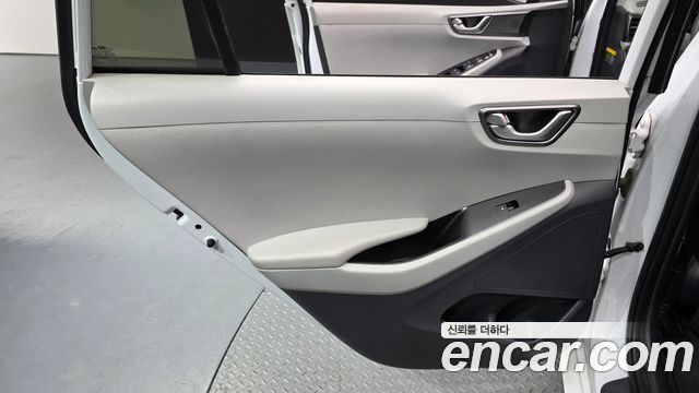 Hyundai Ioniq 2020 — photo 15