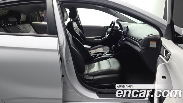 Hyundai Ioniq 2020 — photo 16