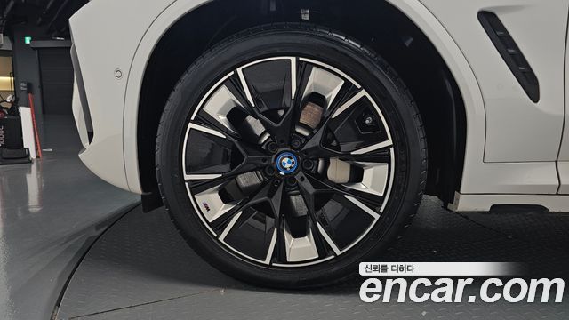 BMW iX3 2024 — photo 5