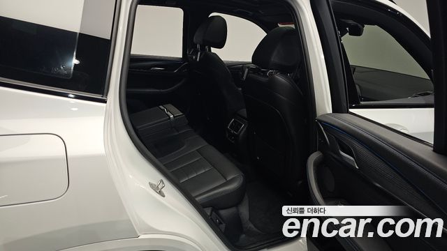 BMW iX3 2024 — photo 18