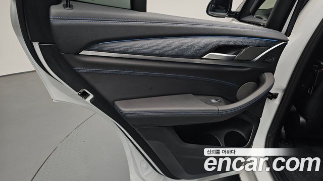 BMW iX3 2024 — photo 15