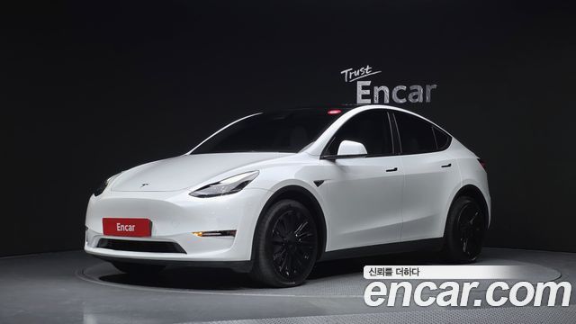 Tesla Model Y 2022 — photo 1