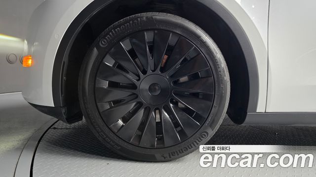Tesla Model Y 2022 — photo 5