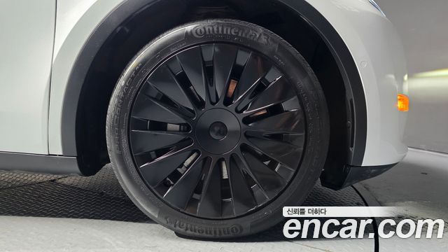 Tesla Model Y 2022 — photo 7