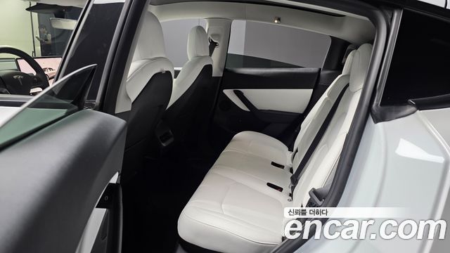 Tesla Model Y 2022 — photo 16