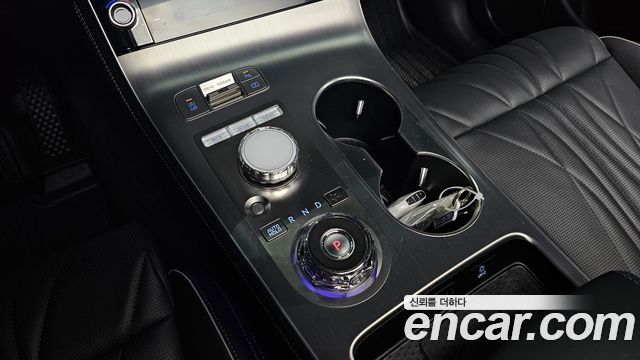 Genesis GV70 2025 — photo 9