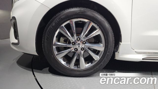 Kia Canival 2019 — photo 5