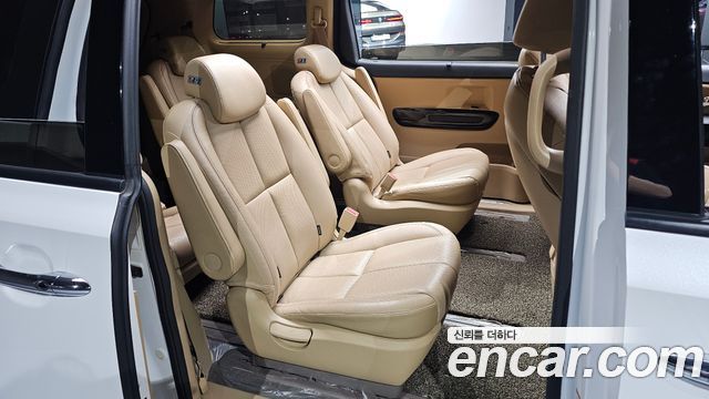 Kia Canival 2019 — photo 11