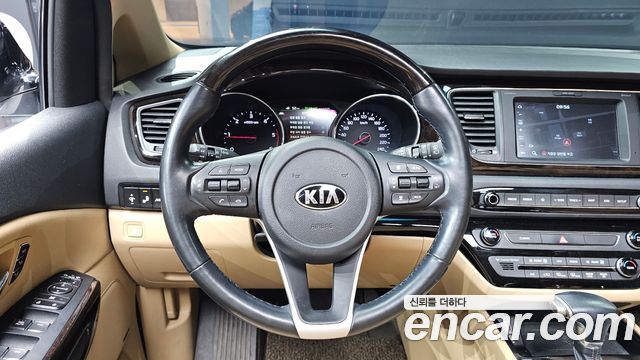 Kia Canival 2019 — photo 13