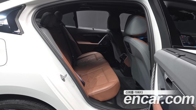 BMW i5 2024 — photo 18