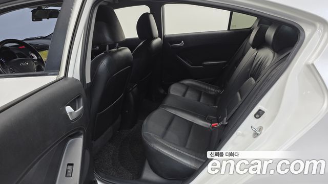 Kia K3 2013 — photo 12