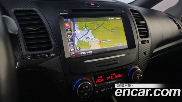 Kia K3 2013 — photo 13
