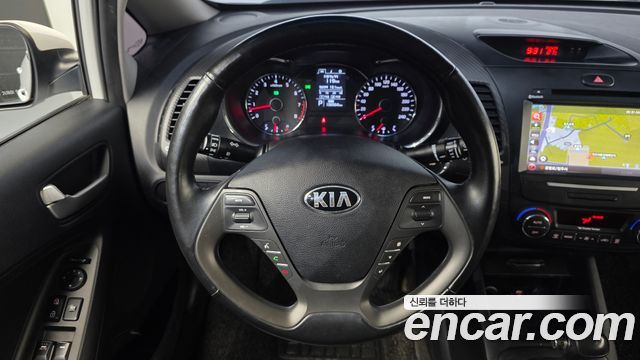 Kia K3 2013 — photo 14
