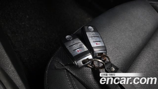 Kia K3 2013 — photo 16