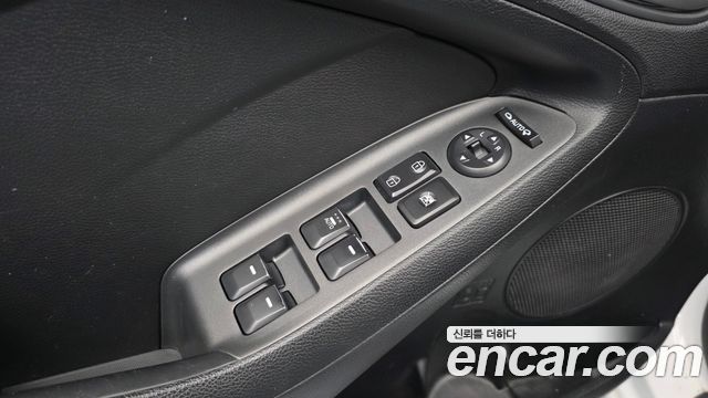 Kia K3 2013 — photo 20