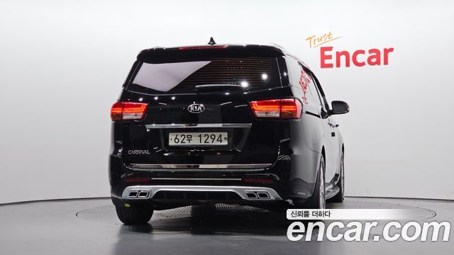 Kia Canival 2018 — photo 4