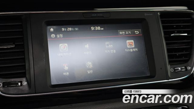 Kia Canival 2018 — photo 16