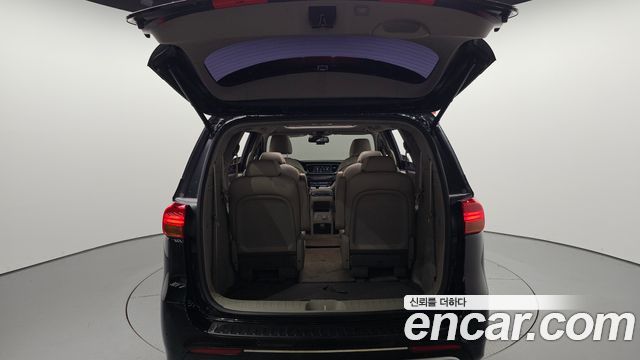 Kia Canival 2018 — photo 20