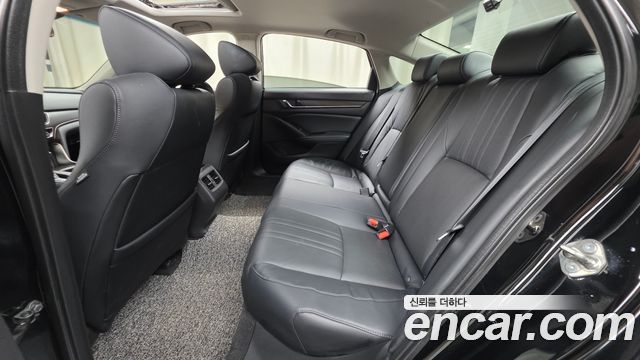 Honda Accord 2018 — photo 18