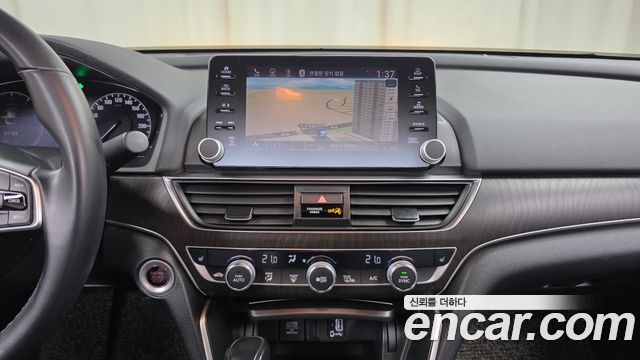 Honda Accord 2018 — photo 19