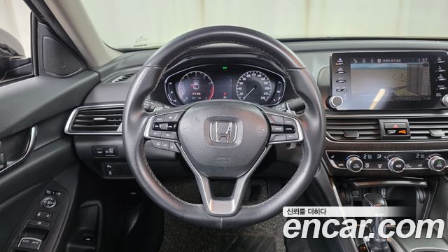 Honda Accord 2018 — photo 20