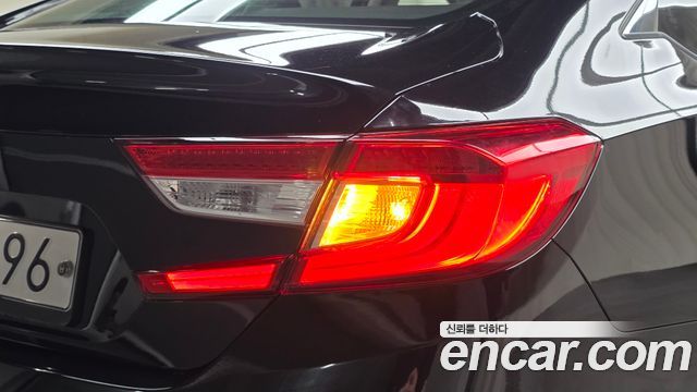 Honda Accord 2018 — photo 9