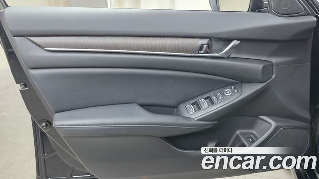 Honda Accord 2018 — photo 14