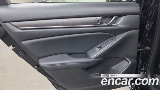 Honda Accord 2018 — photo 15