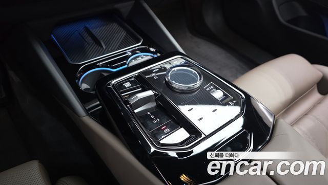 BMW 5-Series 2025 — photo 12