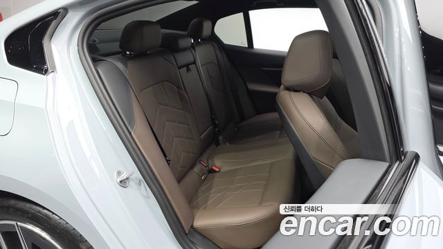 BMW 5-Series 2025 — photo 17