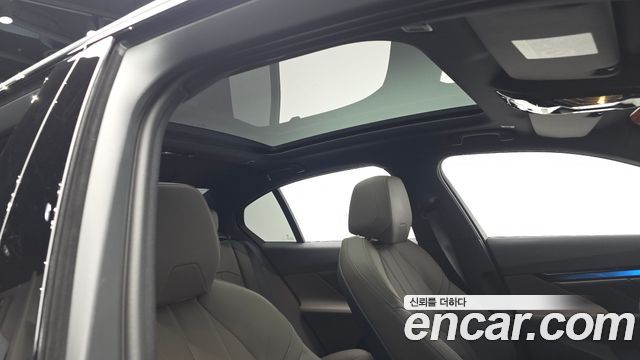 BMW 5-Series 2025 — photo 24