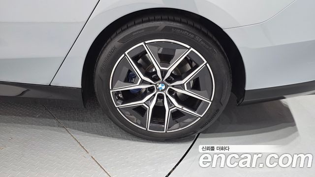 BMW 5-Series 2025 — photo 7