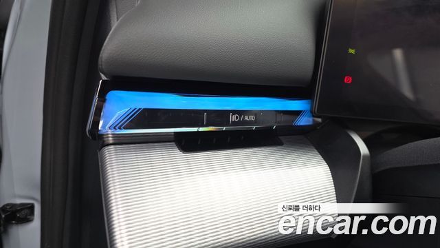 BMW 5-Series 2025 — photo 30