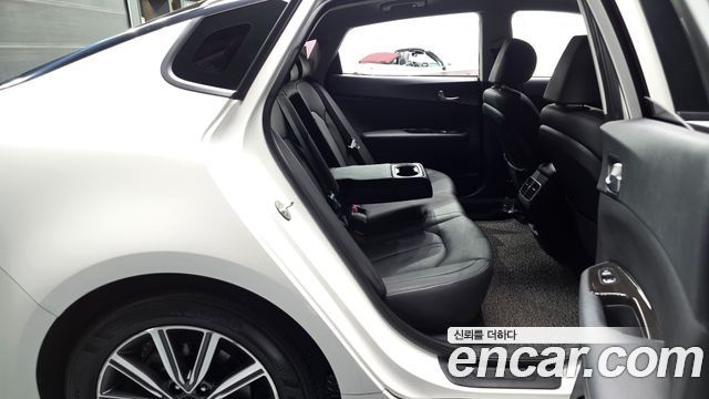 Kia K5 2019 — photo 17