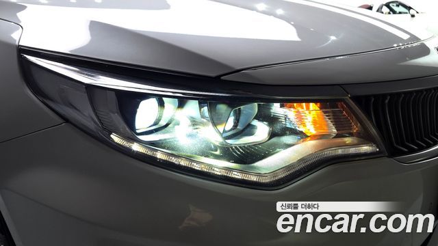 Kia K5 2019 — photo 8