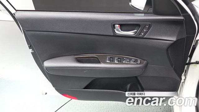Kia K5 2019 — photo 14