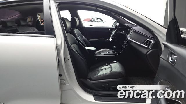 Kia K5 2019 — photo 16
