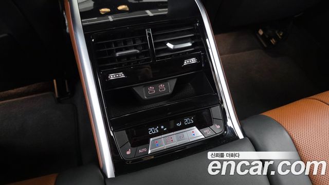 BMW 8-Series 2022 — photo 18